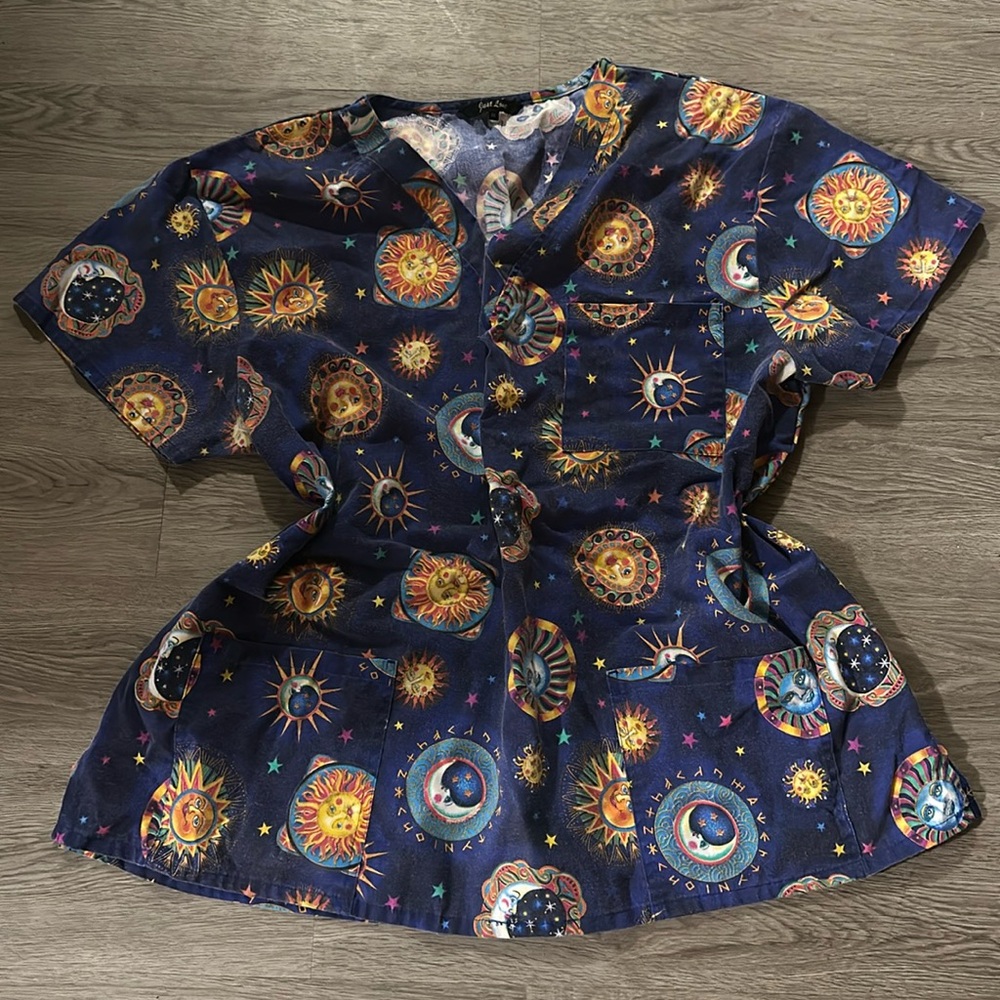 Sun and Moon Scrub Top 🌞🌜